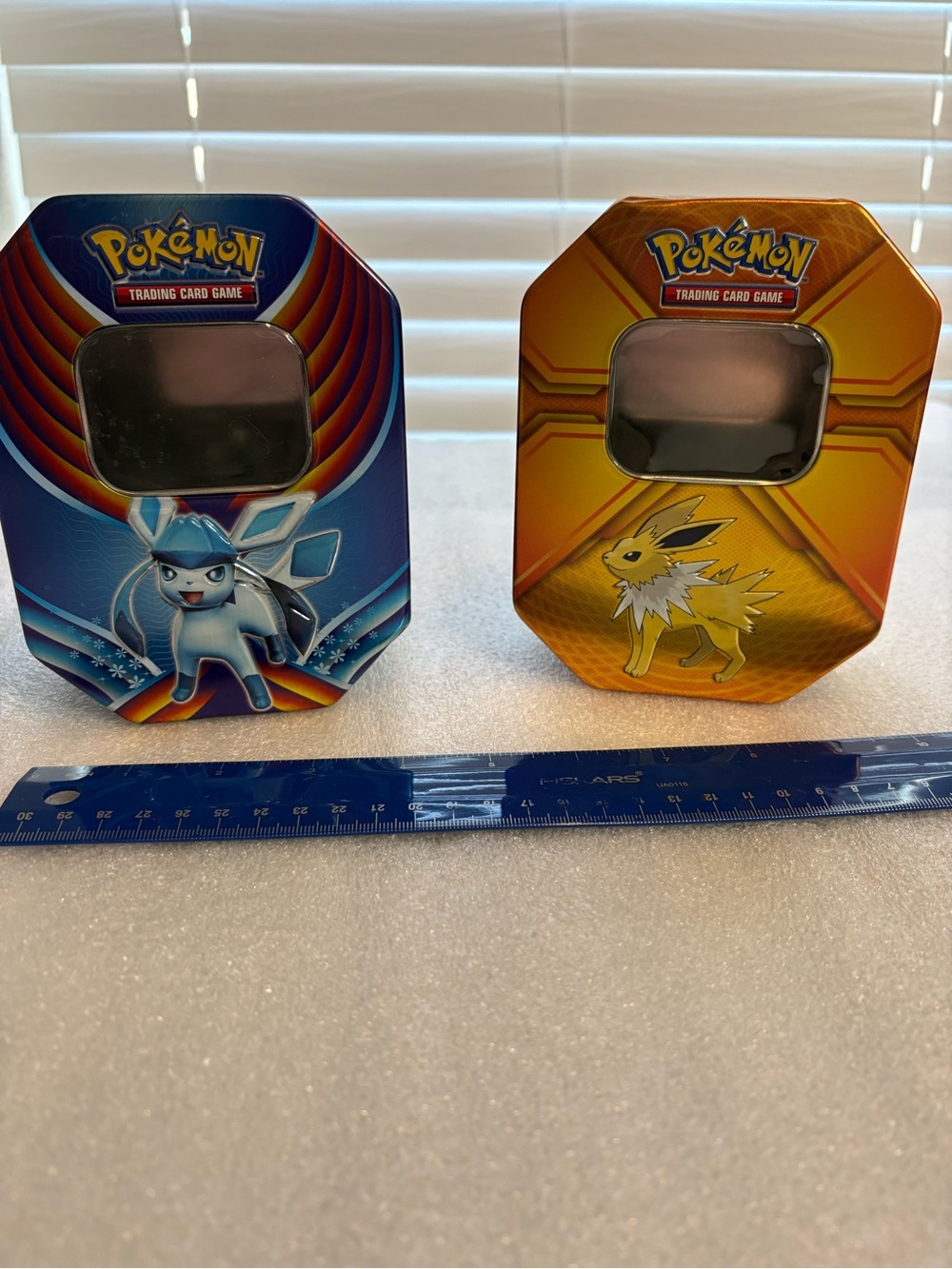 Pokemon Blue and Yellow Tin Set - Blue, Yellow